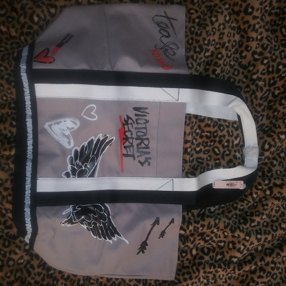 Large Victoria's Secret Tote Brand New - Picture 1 of 6